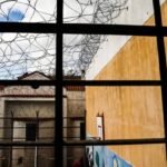 Εκδικητικός εγκλεισμός vs σωφρονισμός: άσος απ’ τα αποδυτήρια
