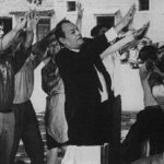 Στήλη Άλατος: Τα αγαθά δημοσκόποις κτώνται.