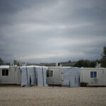 Συνέλαβαν μητέρα πρόσφυγα και τα δύο της παιδιά που πήγαν να ζητήσουν άσυλο στη Μαλακάσα – Η πρώτη «επιτυχία» του Νέου Συμφώνου της ΕΕ